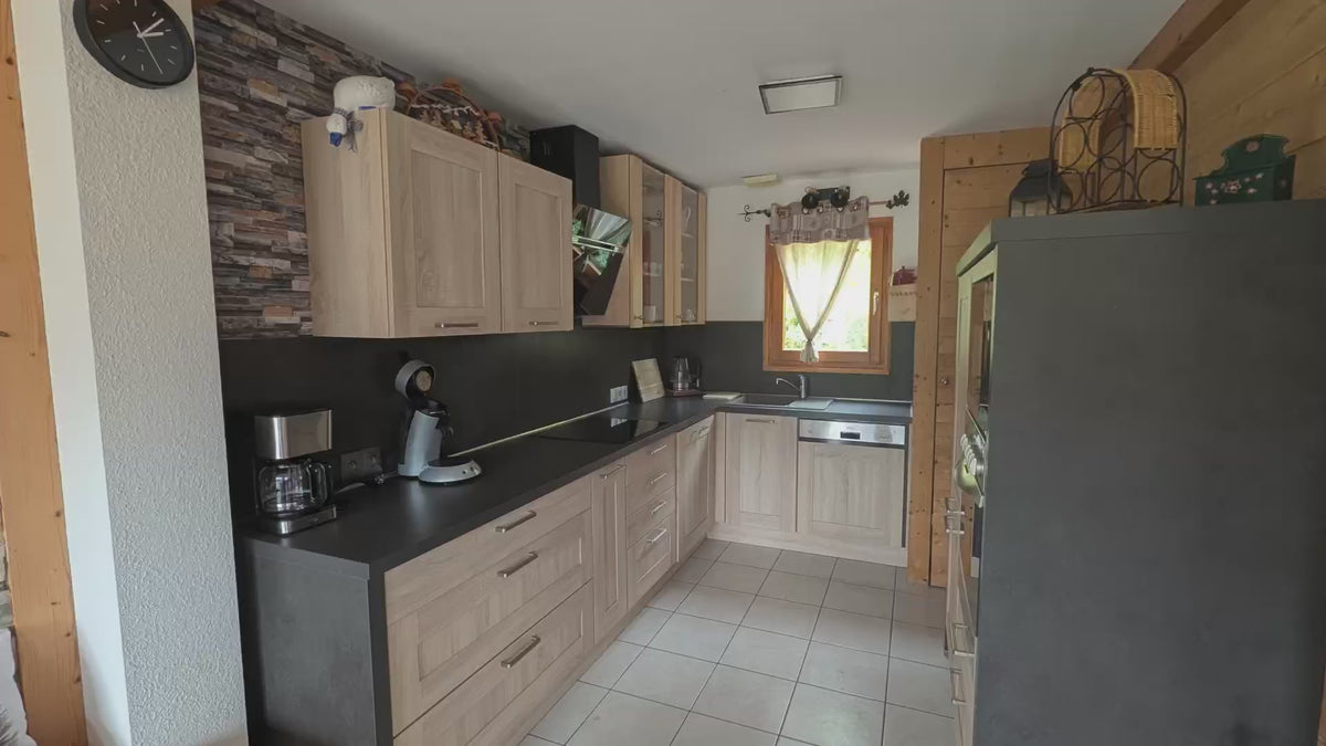 Charger la vidéo : Découvrez en images un chalet d’exception préparé avec soin par la Conciergerie du Refuge 88 à Xonrupt-Longemer, au cœur des Vosges.